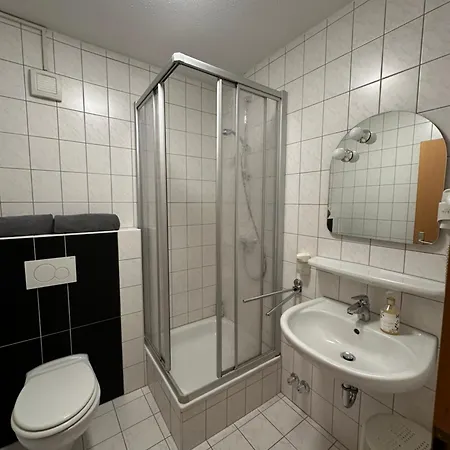 Hotel Und Monteurzimmer Mit Kueche Und Waschmaschine