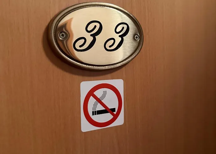 Szálloda Und Monteurzimmer Mit Kueche Und Waschmaschine