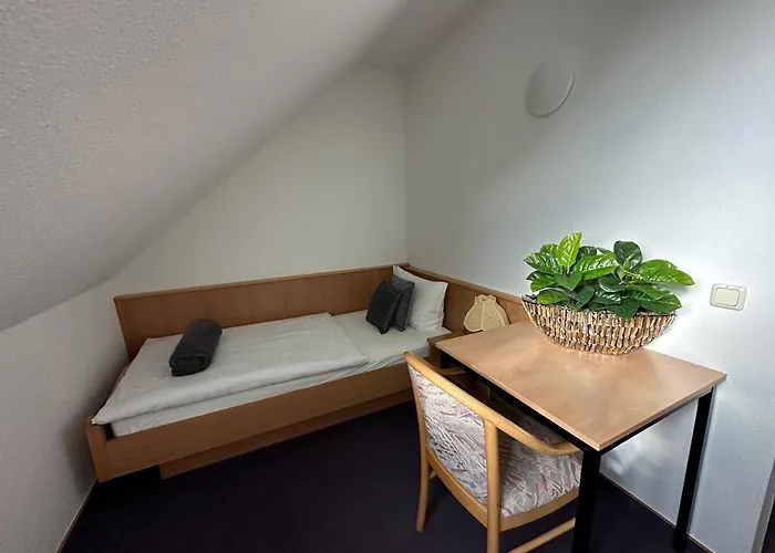 Und Monteurzimmer Mit Kueche Und Waschmaschine Szálloda Ollendorf (Sommerda)