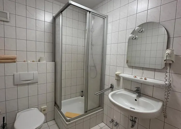 Und Monteurzimmer Mit Kueche Und Waschmaschine Szálloda Ollendorf (Sommerda)