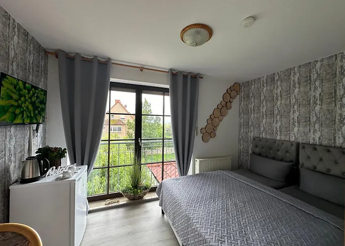 Szálloda Und Monteurzimmer Mit Kueche Und Waschmaschine