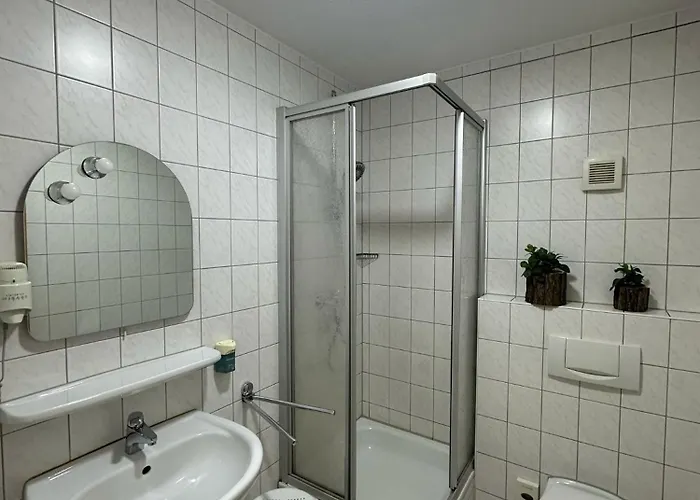 Szálloda Und Monteurzimmer Mit Kueche Und Waschmaschine *